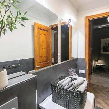 Apartment Avinyo 2 Gotic - Spacious Loft In Gothic Quarter! *