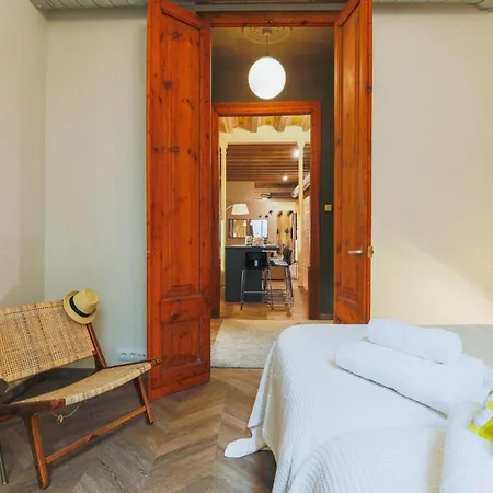 Apartment Avinyo 2 Gotic - Spacious Loft In Gothic Quarter!